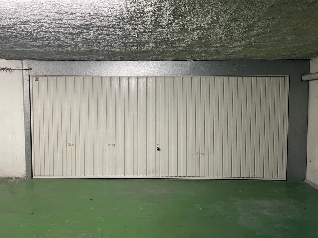 garage for sale on PARIS (75005)