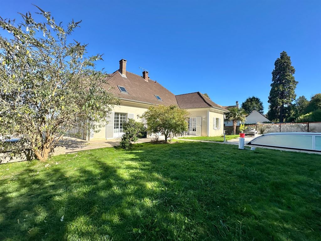 maison 10 pièces en vente sur CHESSY (77700)