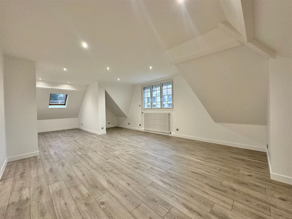 maison 10 pièces en vente sur CHESSY (77700)