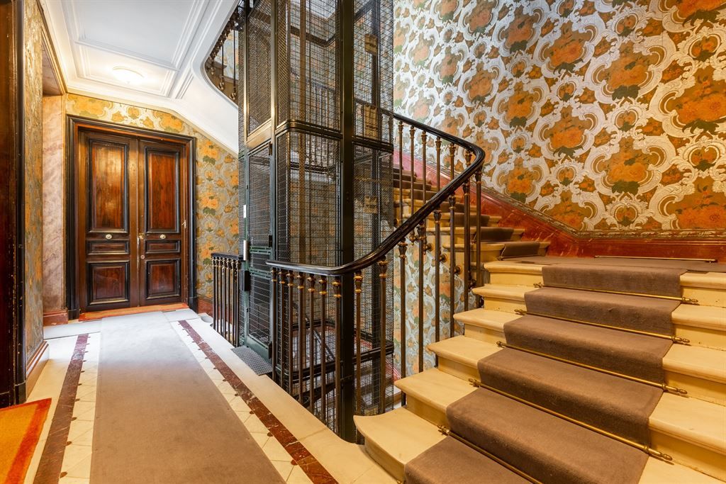 apartment 7 rooms for sale on PARIS (75006)