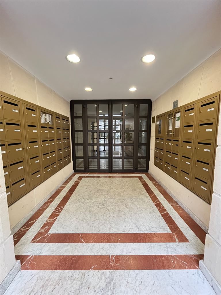 apartment 2 rooms for sale on PARIS (75020)