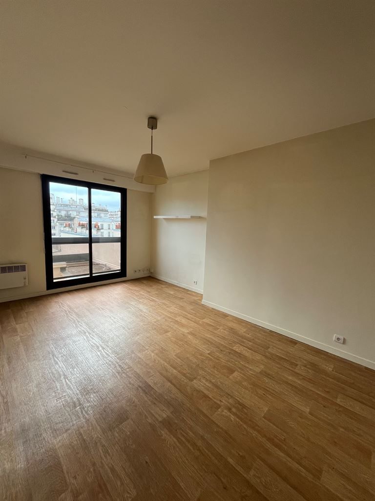 apartment 2 rooms for sale on PARIS (75020)