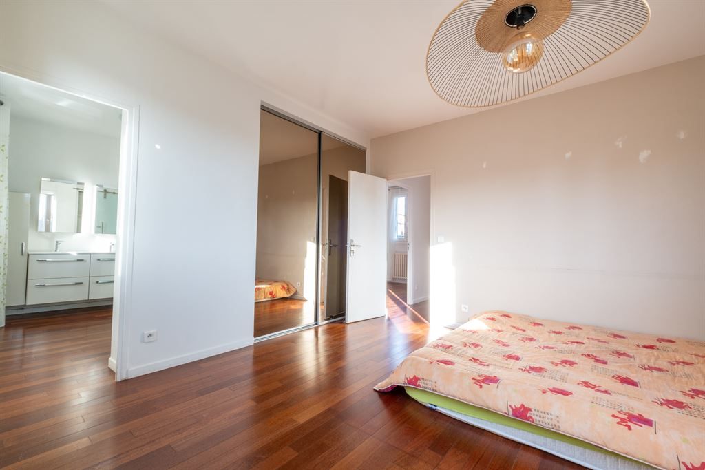 house 6 rooms for sale on IVRY SUR SEINE (94200)