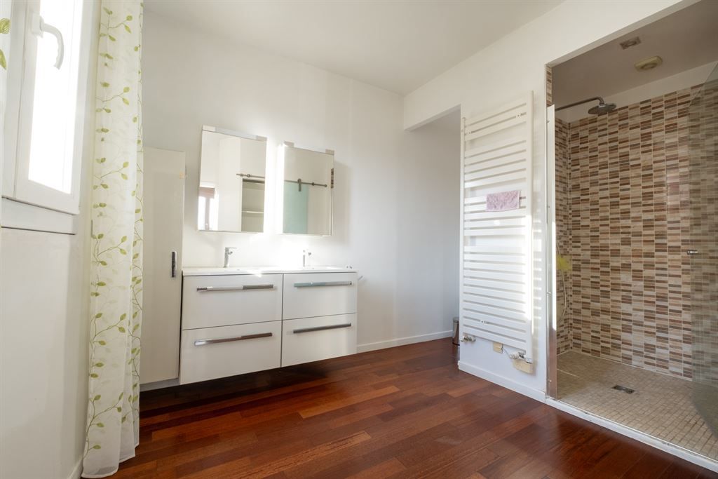 house 6 rooms for sale on IVRY SUR SEINE (94200)