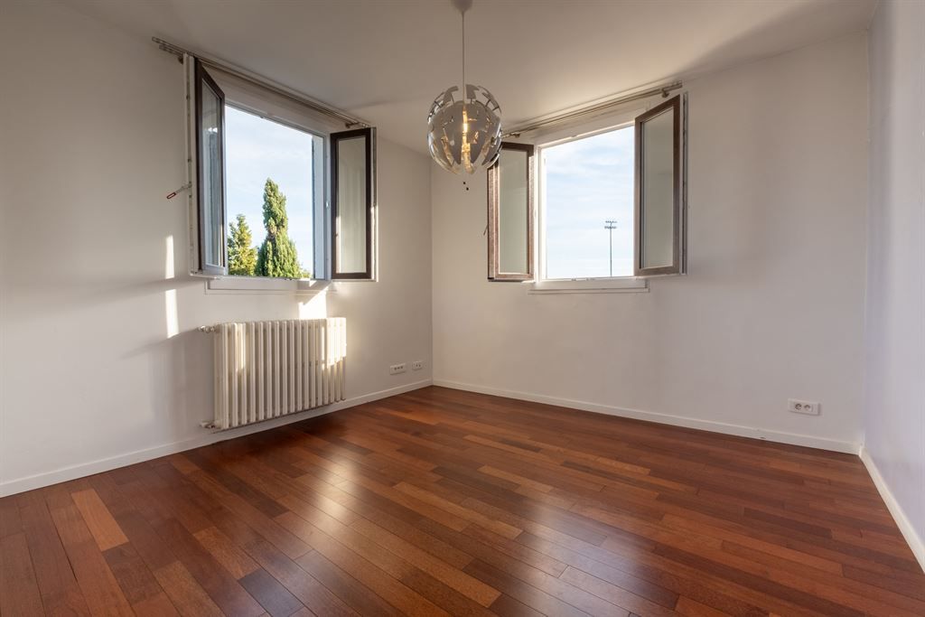 house 6 rooms for sale on IVRY SUR SEINE (94200)
