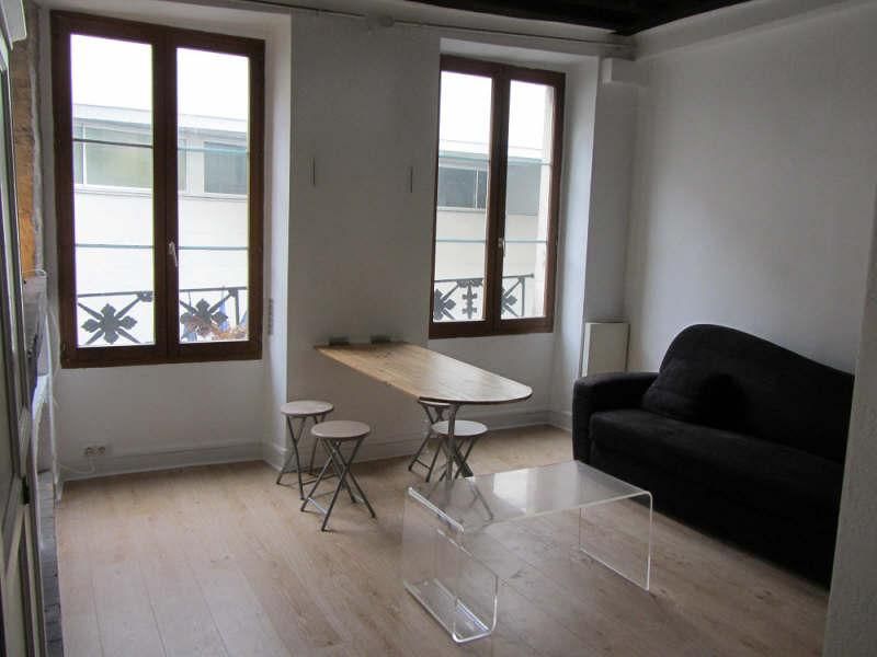 studio for rent on PARIS (75003)