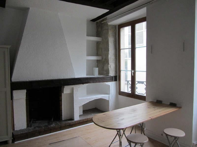 studio for rent on PARIS (75003)