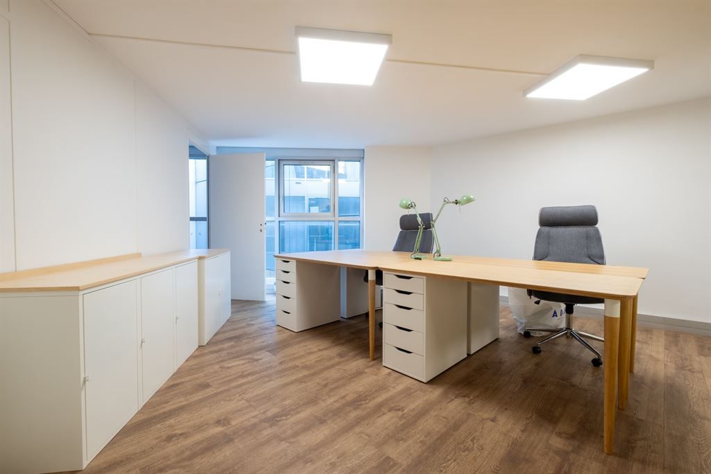 surface to be fitted out 8 rooms for sale on PARIS (75005)